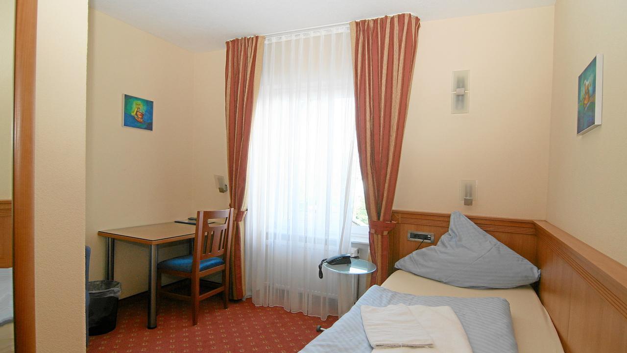 Hotel-restaurant Axion Отель Вайль-на-Рейне